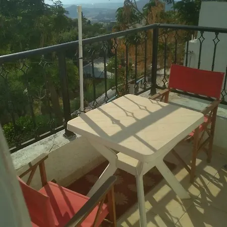 Lägenhet τakis House *