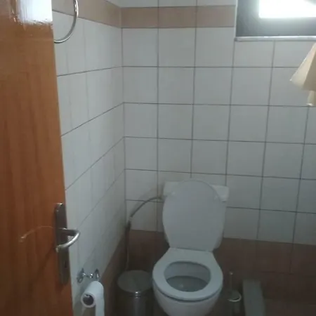 τakis House Asfendiou